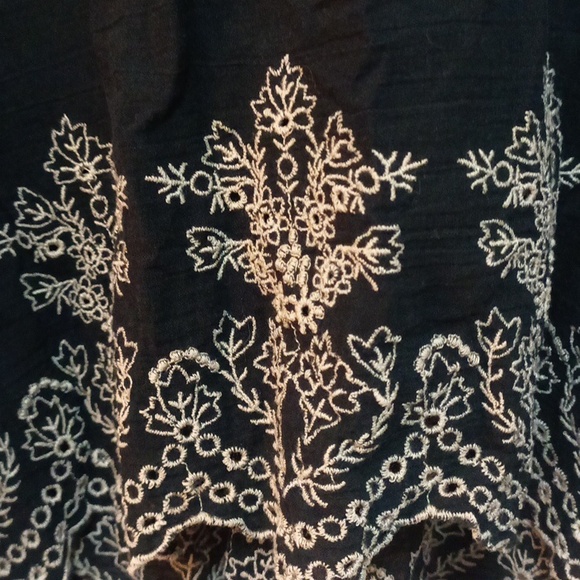 American eagle outfitters black blouse with white embroidery. Medium - Picture 7 of 8